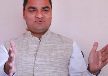 क्रियाशील खारेज होइन, अद्यावधिक गर्दैछौं- महामन्त्री पौडेल