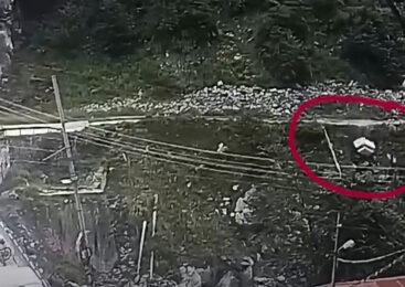 त्रिशूली नदीमा इभी भ्यान खस्दा चालक बेपत्ता