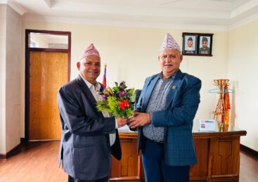 लुम्बिनीका नवनियुक्त प्रमुख सचिव कुँवरले सम्हाले जिम्मेवारी